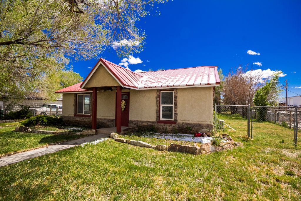 Photo of 1398 E 335 S, Vernal, UT 84078 (MLS # 2153134)