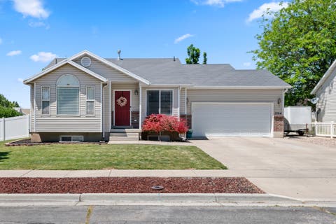 Homes For Sale - 1364 S 1700<br/> Syracuse, UT 84075