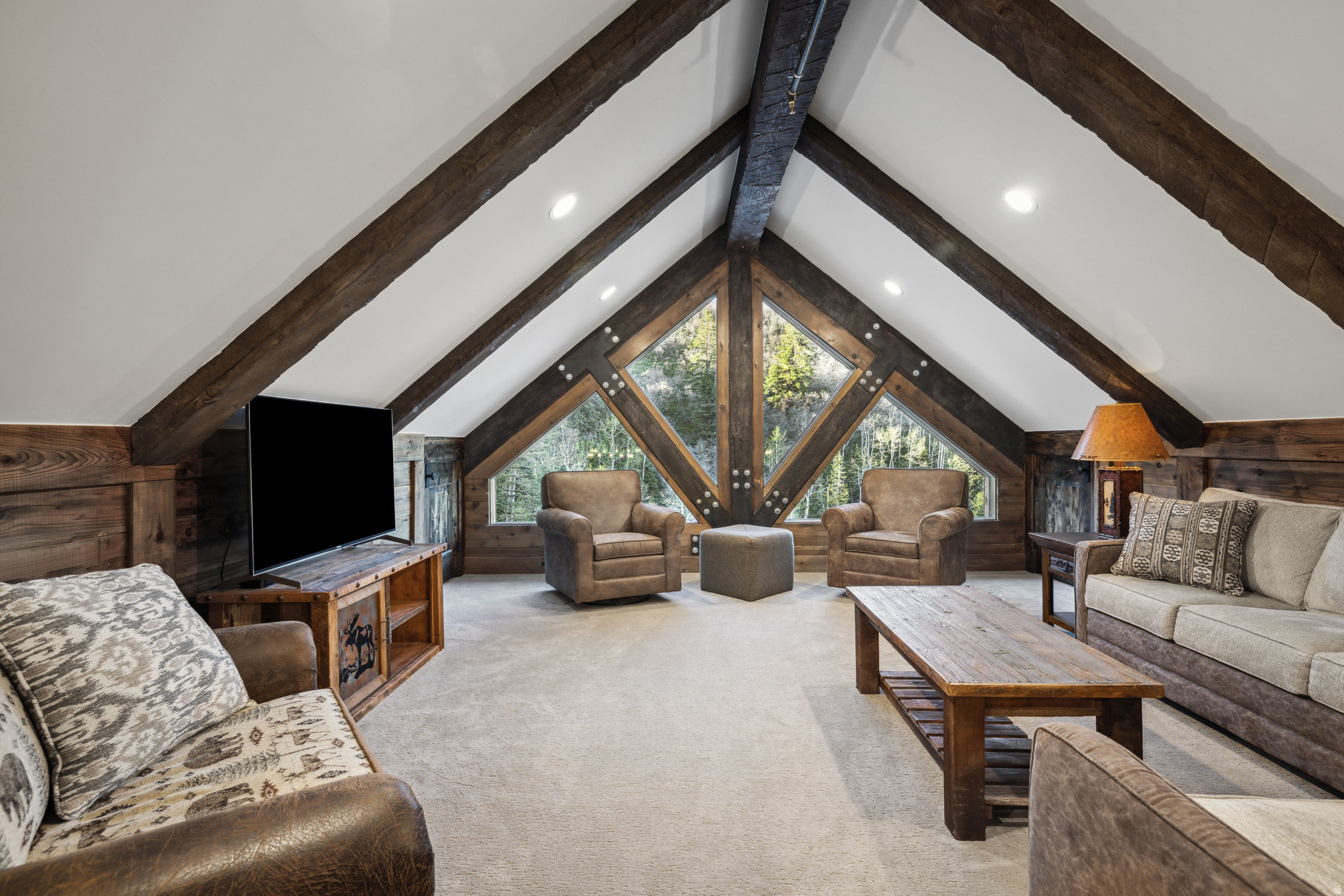 PINE MEADOW RANCH - Residential