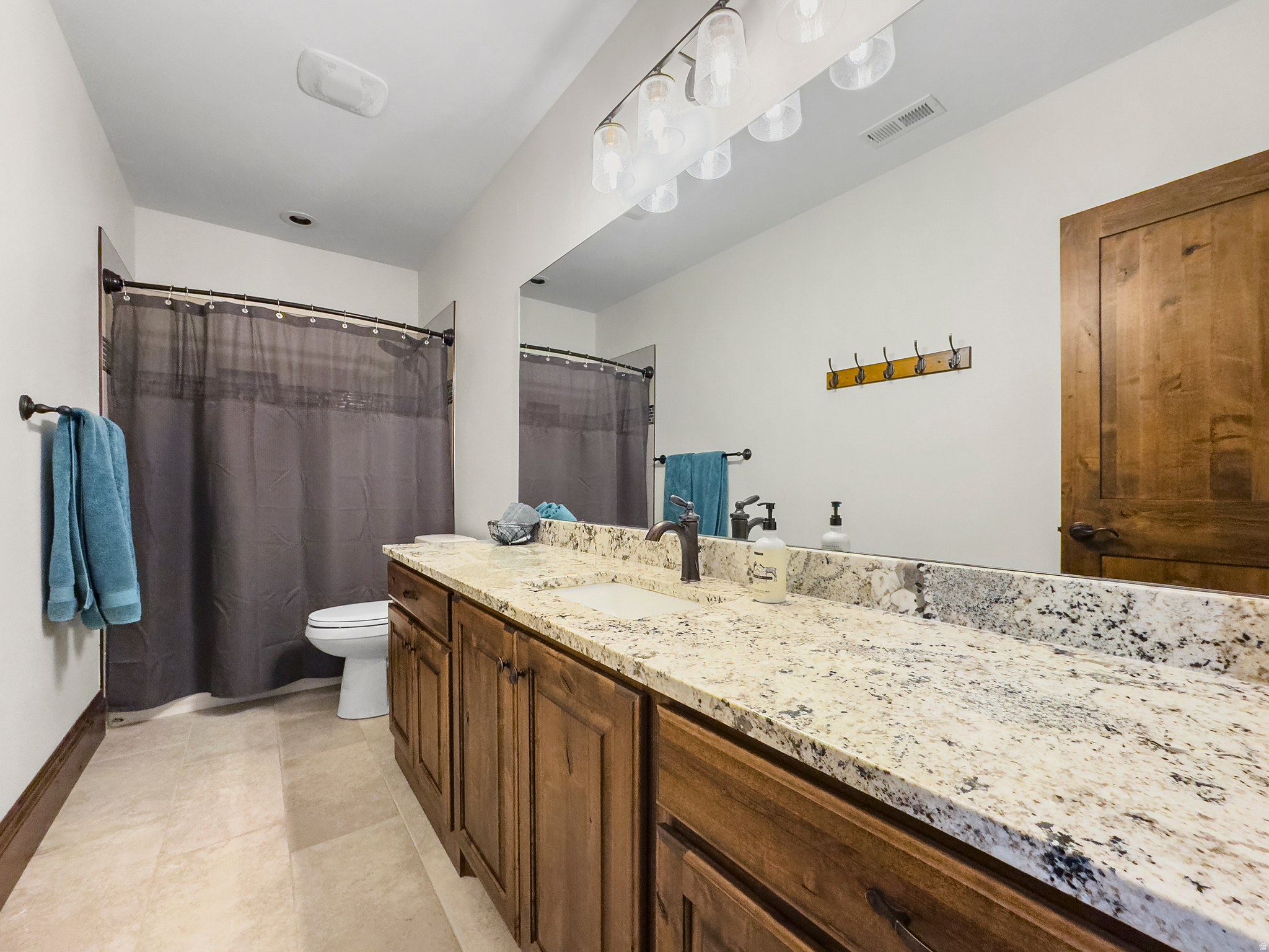 TITANS COURT - Residential