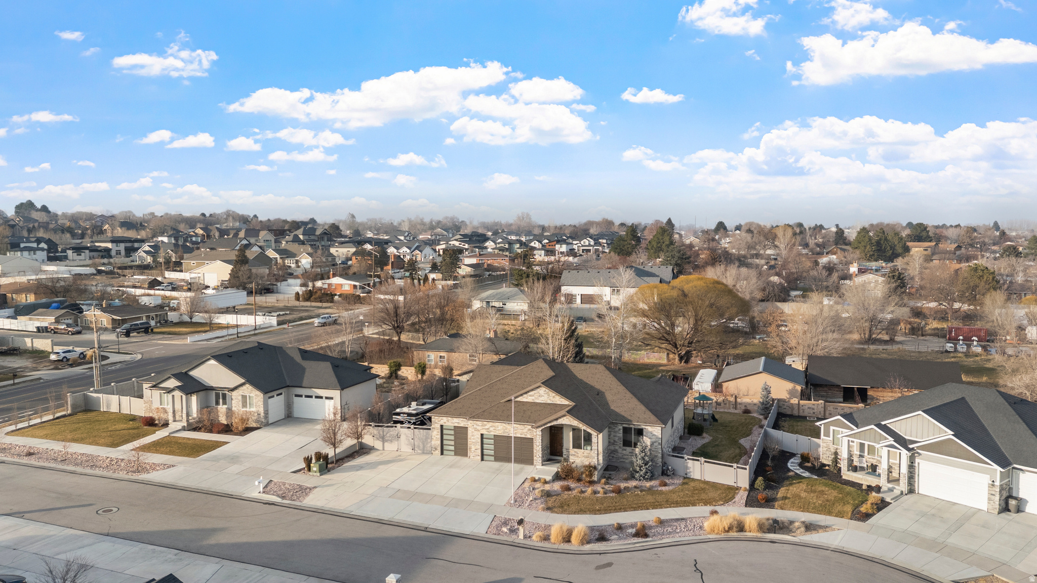 TITANS COURT - Residential