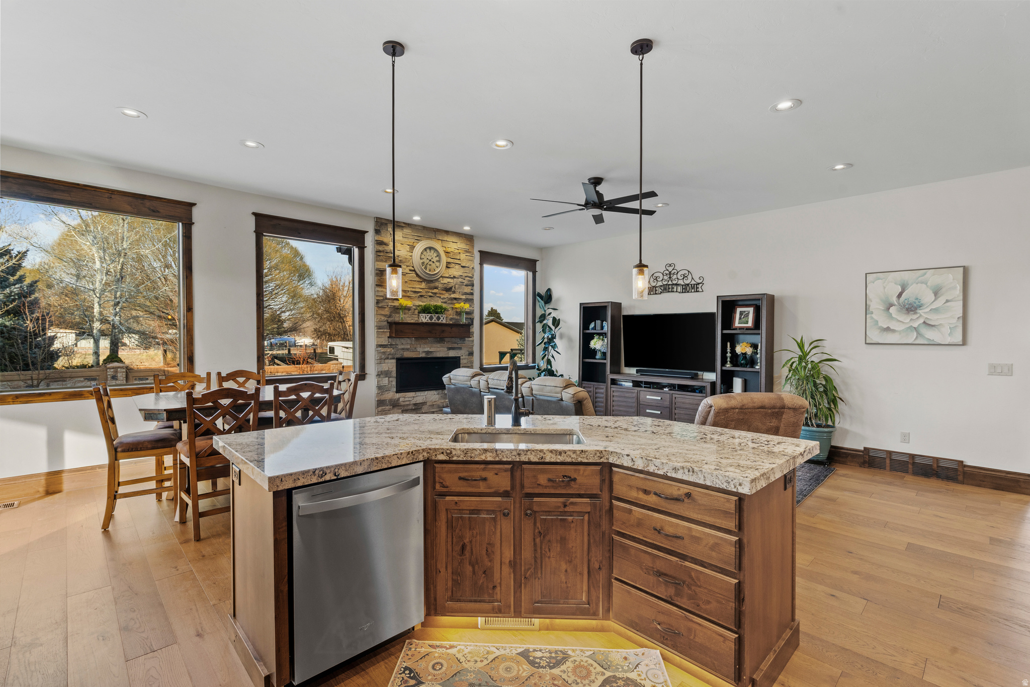 TITANS COURT - Residential