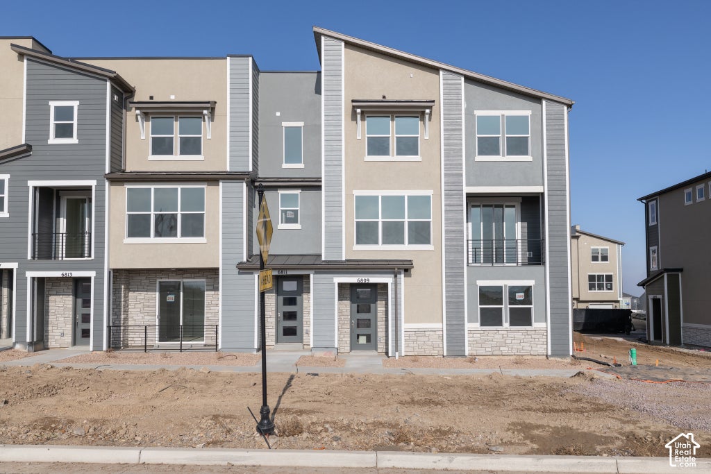 Photo of 6809 W HEART ROCK LN S #289, Herriman, UT 84096 (MLS # 2192639)