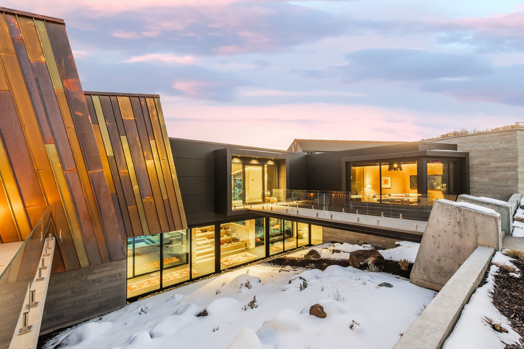 PROMONTORY - Residential