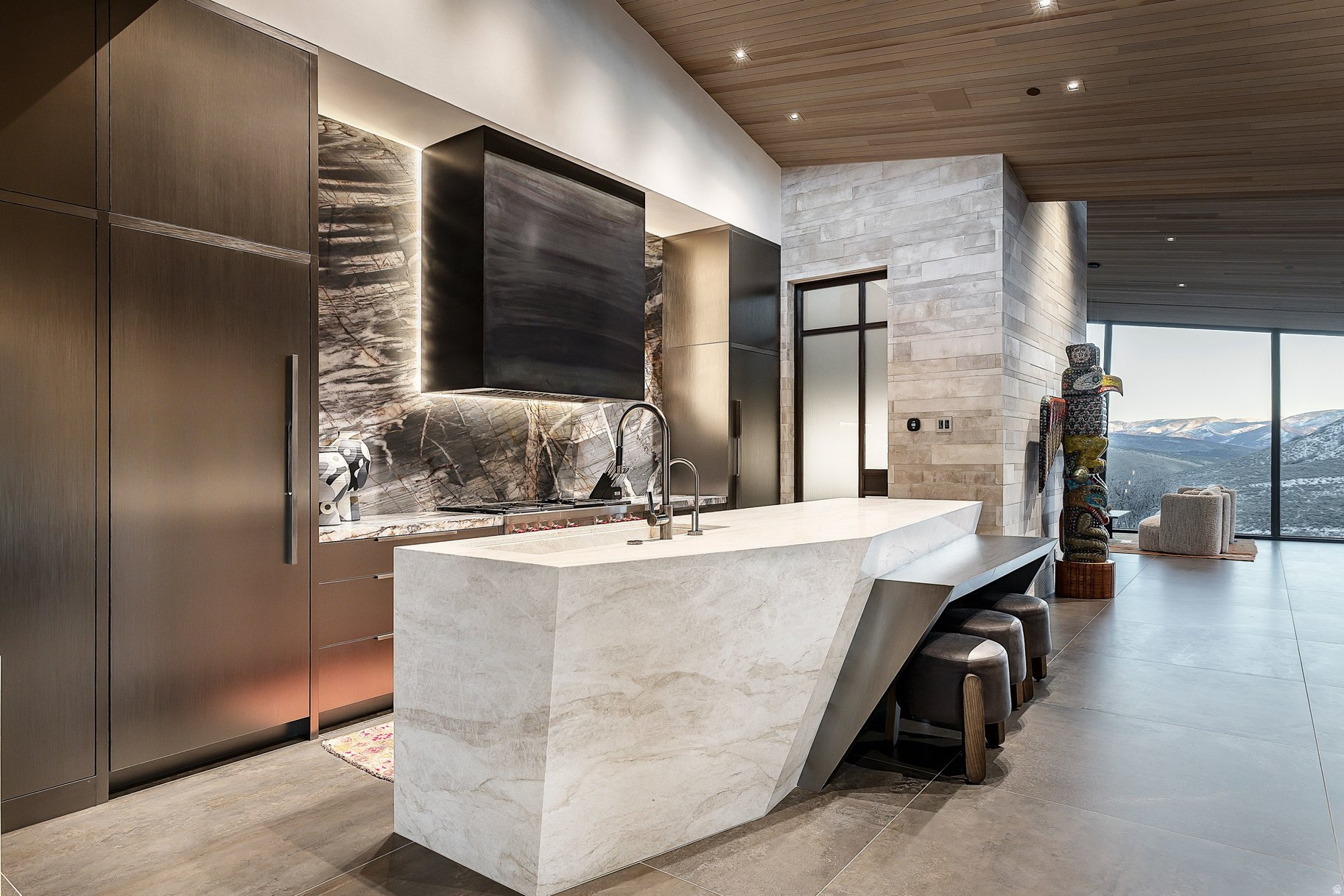 PROMONTORY - Residential