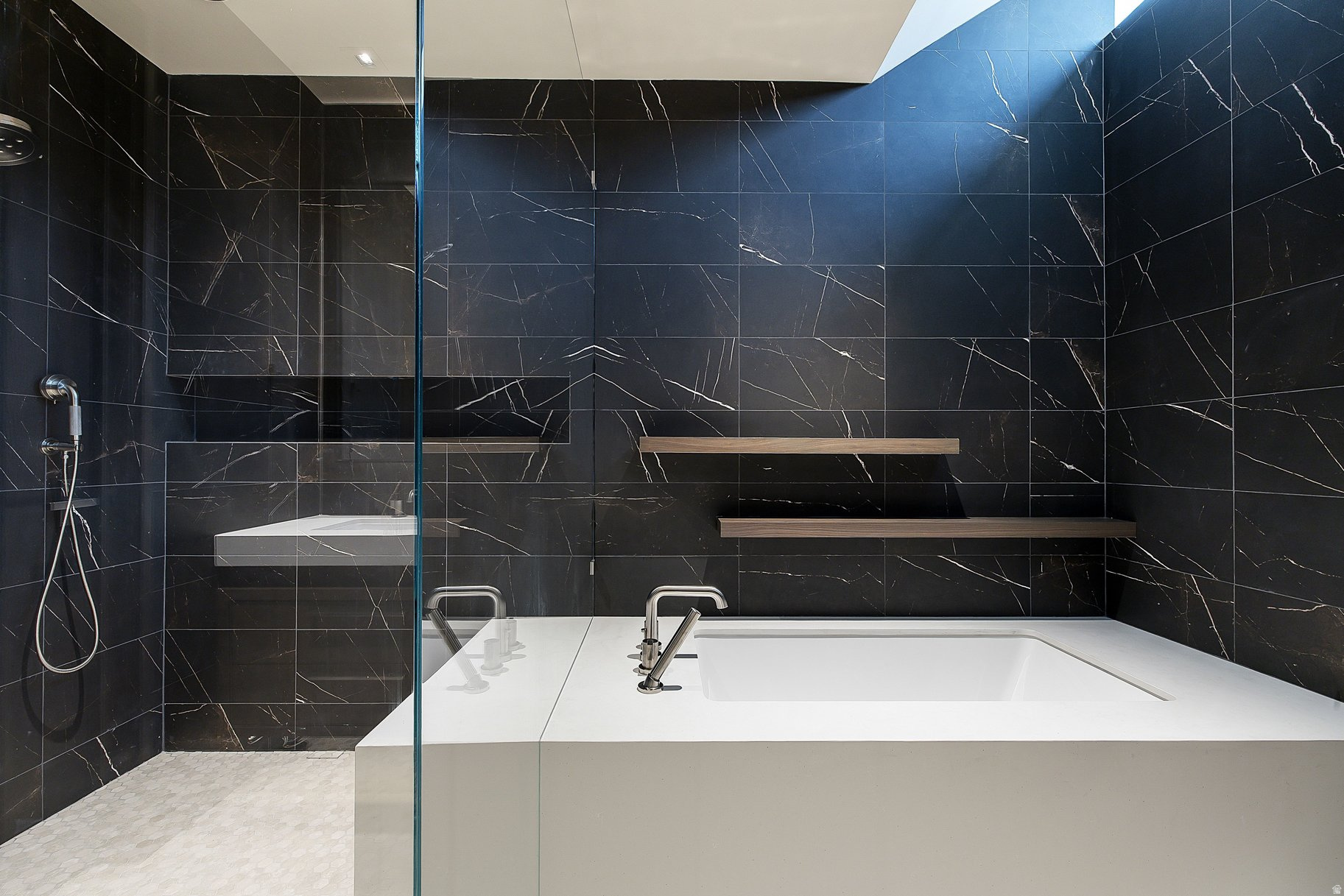 PROMONTORY - Residential