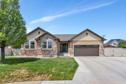 Tiny photo for 652 W SIDNEY LN, Saratoga Springs, UT 84045 (MLS # 2173537)