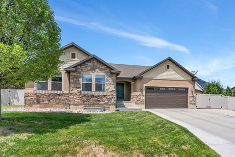 Tiny photo for 652 W SIDNEY LN, Saratoga Springs, UT 84045 (MLS # 2173537)