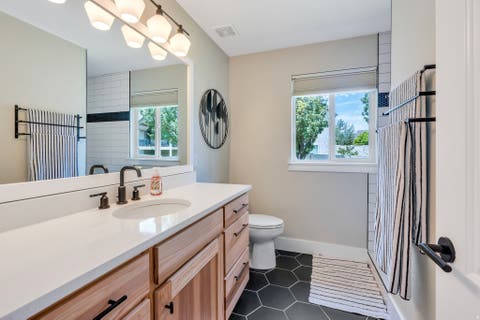 Tiny photo for 652 W SIDNEY LN, Saratoga Springs, UT 84045 (MLS # 2173537)
