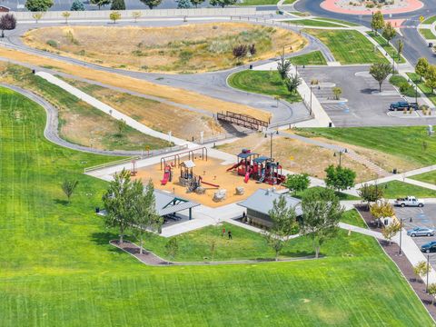 Tiny photo for 652 W SIDNEY LN, Saratoga Springs, UT 84045 (MLS # 2173537)
