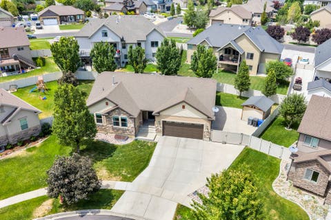 Tiny photo for 652 W SIDNEY LN, Saratoga Springs, UT 84045 (MLS # 2173537)