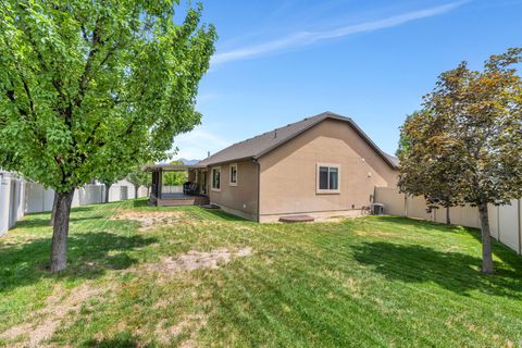 Tiny photo for 652 W SIDNEY LN, Saratoga Springs, UT 84045 (MLS # 2173537)
