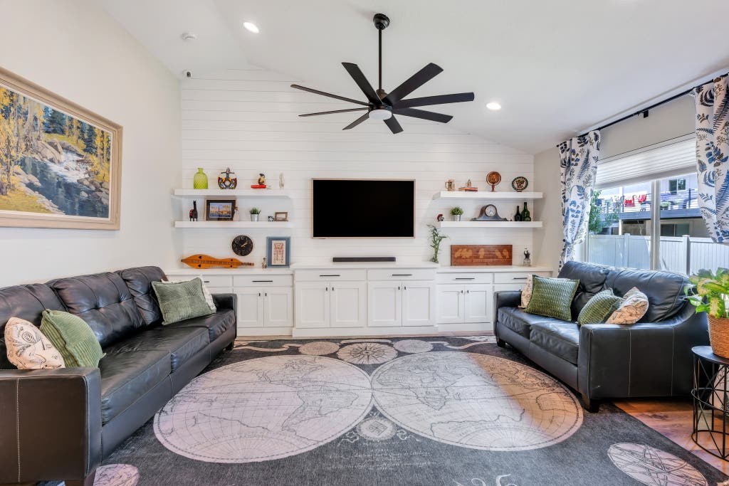 Photo of 652 W SIDNEY LN, Saratoga Springs, UT 84045 (MLS # 2173537)