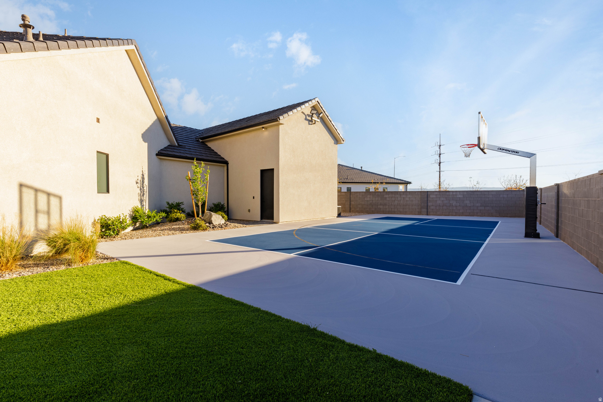 MAJESTIC FIELDS - Residential