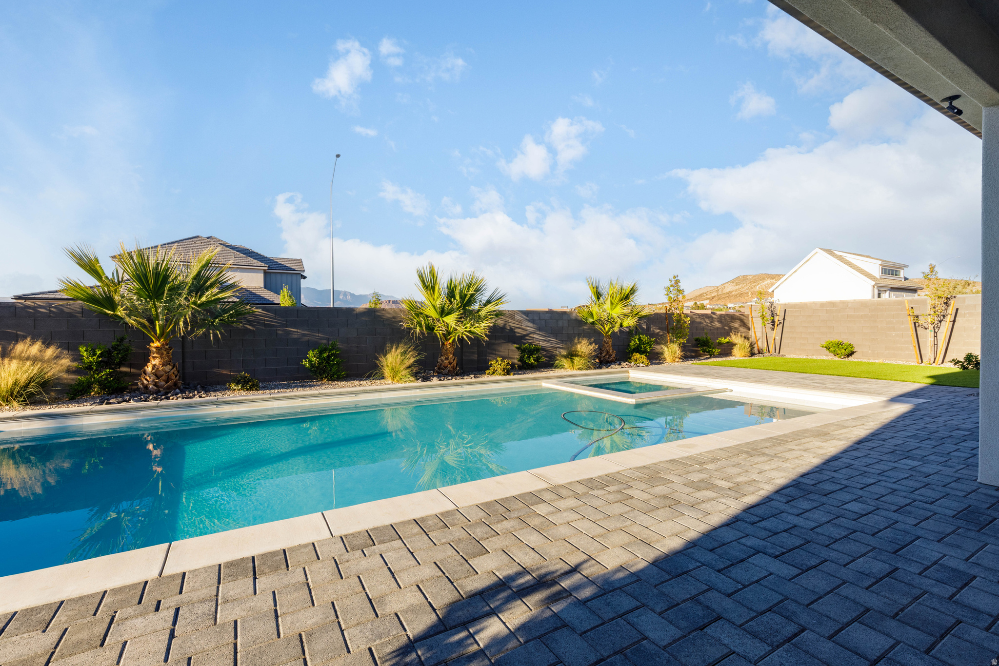 MAJESTIC FIELDS - Residential