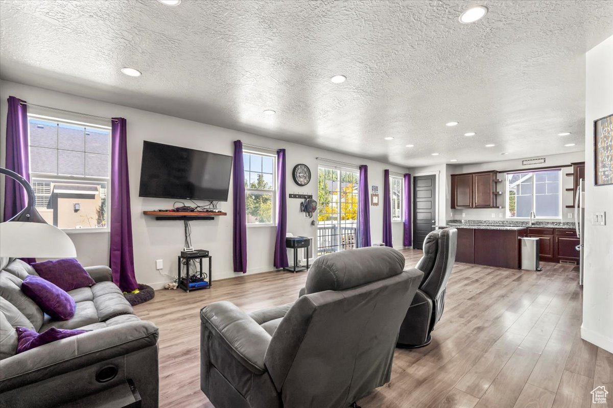 BARNES - Residential