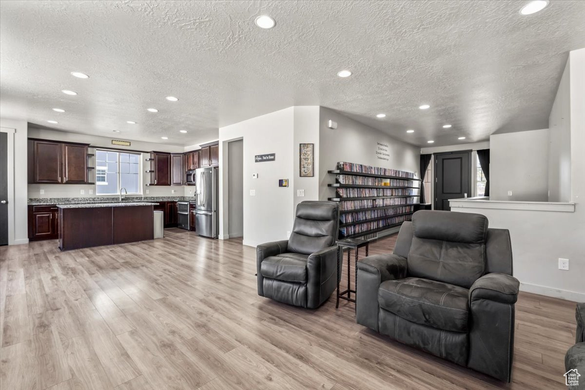 BARNES - Residential