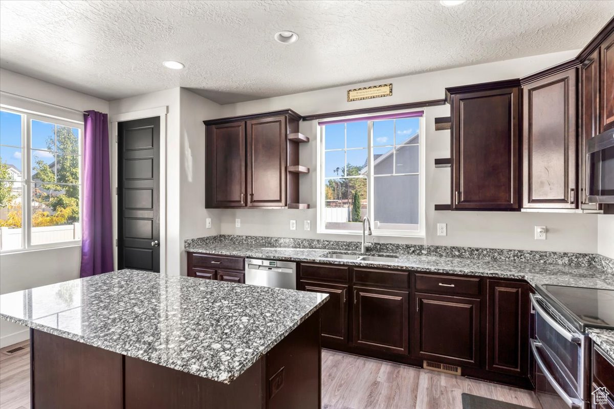 BARNES - Residential