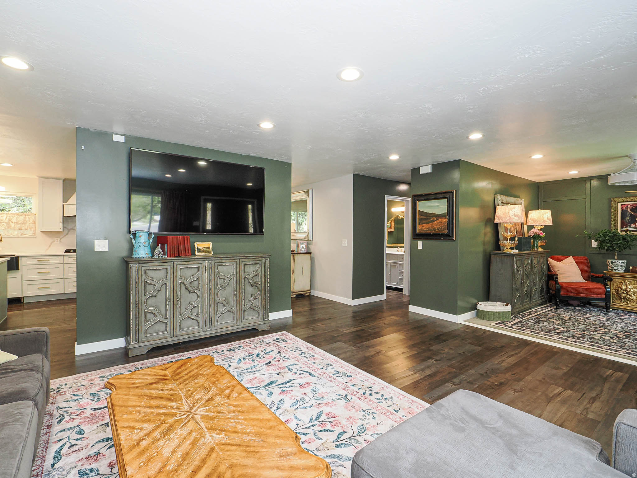 HIDDEN VALLEY COUNTRY CLUB ESTATES - Residential