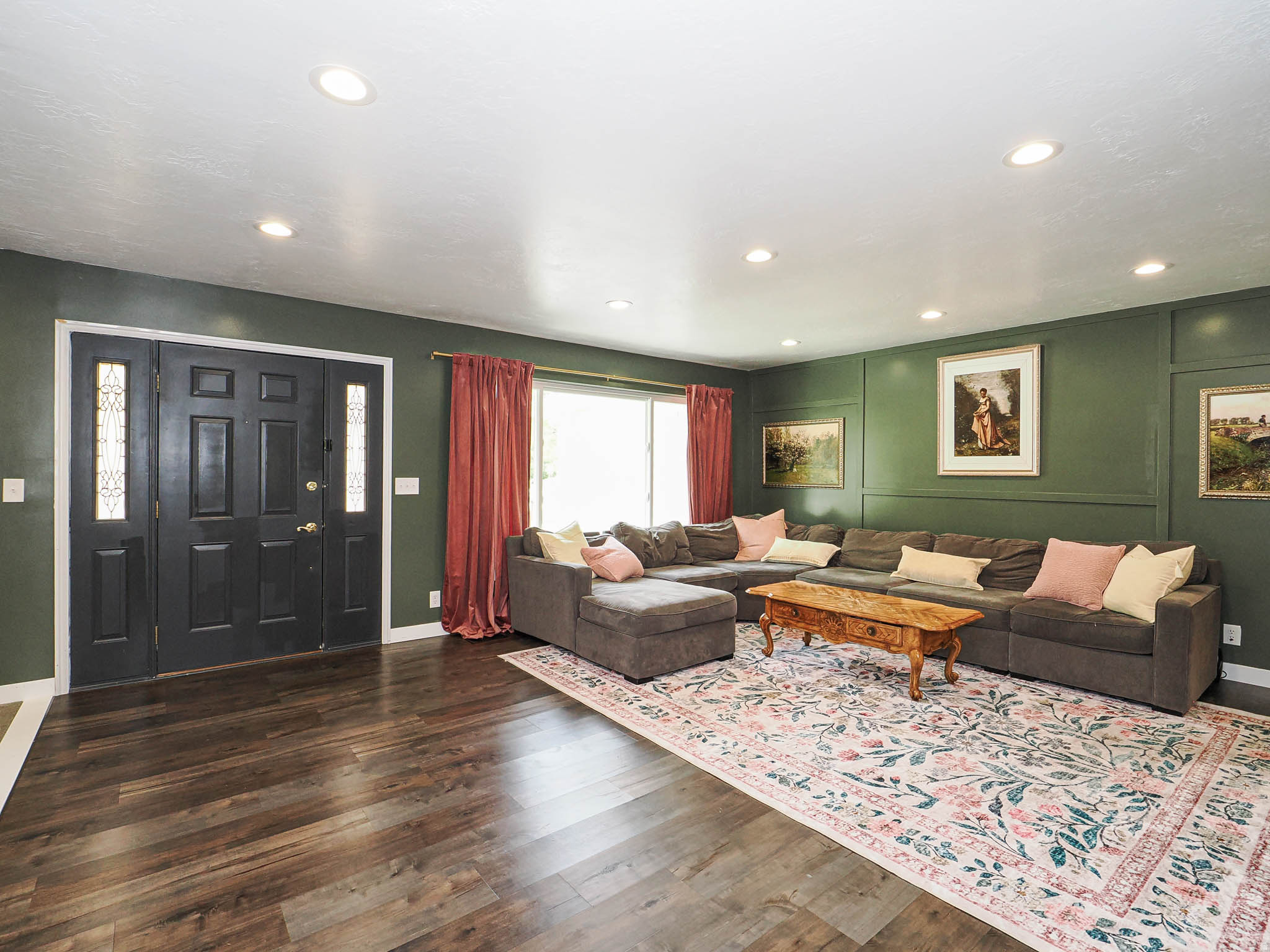 HIDDEN VALLEY COUNTRY CLUB ESTATES - Residential