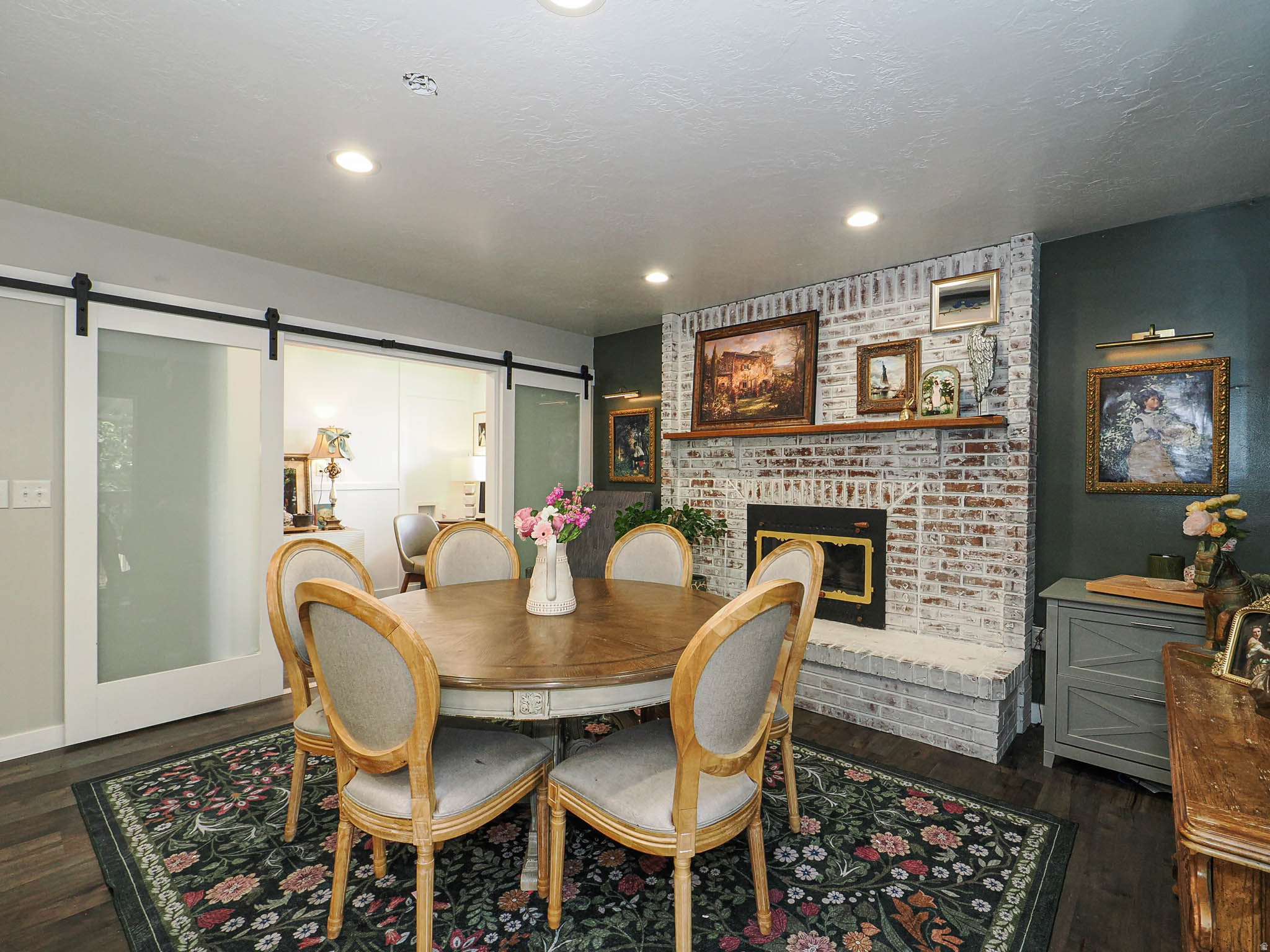 HIDDEN VALLEY COUNTRY CLUB ESTATES - Residential