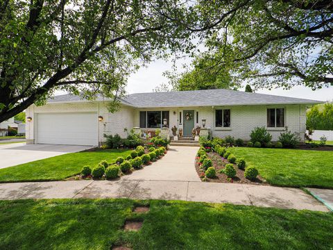 Photo of 12166 S FAIRWAY CIR, Sandy, UT 84092 (MLS # 2154660)