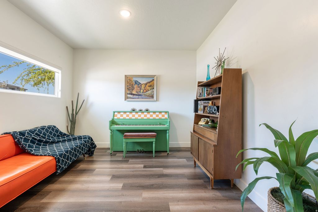 Photo of 1875 E HONEYCOMB DR, Saint George, UT 84790 (MLS # 2163305)