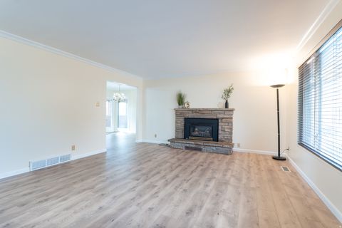Tiny photo for 3326 S 350 W, Bountiful, UT 84010 (MLS # 2125462)