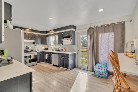 Tiny photo for 5276 S HUNTINGTON CIR, Taylorsville, UT 84129 (MLS # 2139800)