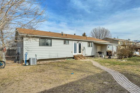 Tiny photo for 5276 S HUNTINGTON CIR, Taylorsville, UT 84129 (MLS # 2139800)