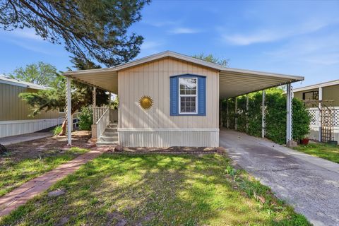 Photo of 1597 W INDIAN SUMMER DR N, Salt Lake City, UT 84116 (MLS # 2152712)