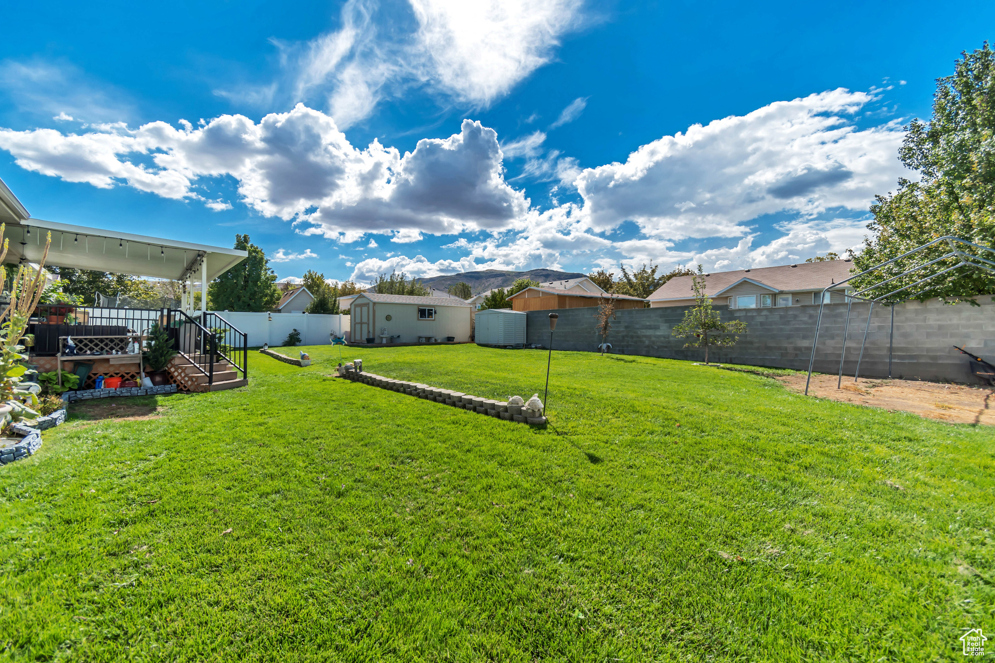 FOOTHILLS - Residential