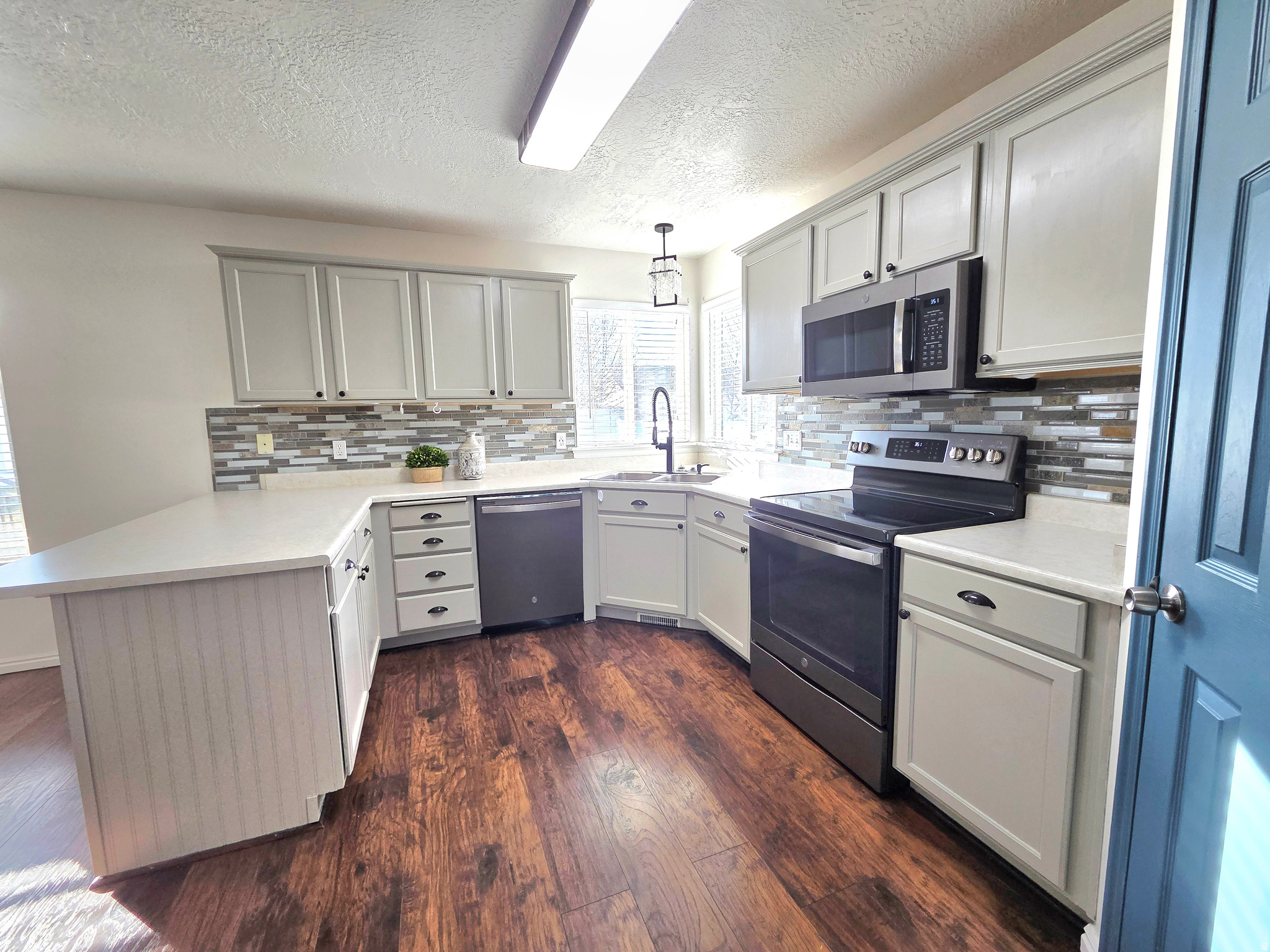 FOOTHILLS - Residential