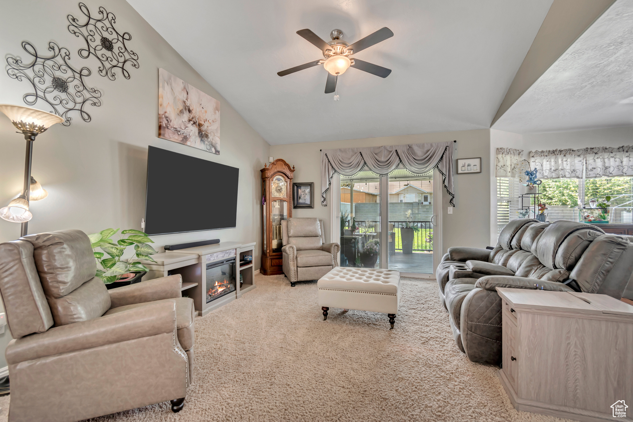 FOOTHILLS - Residential