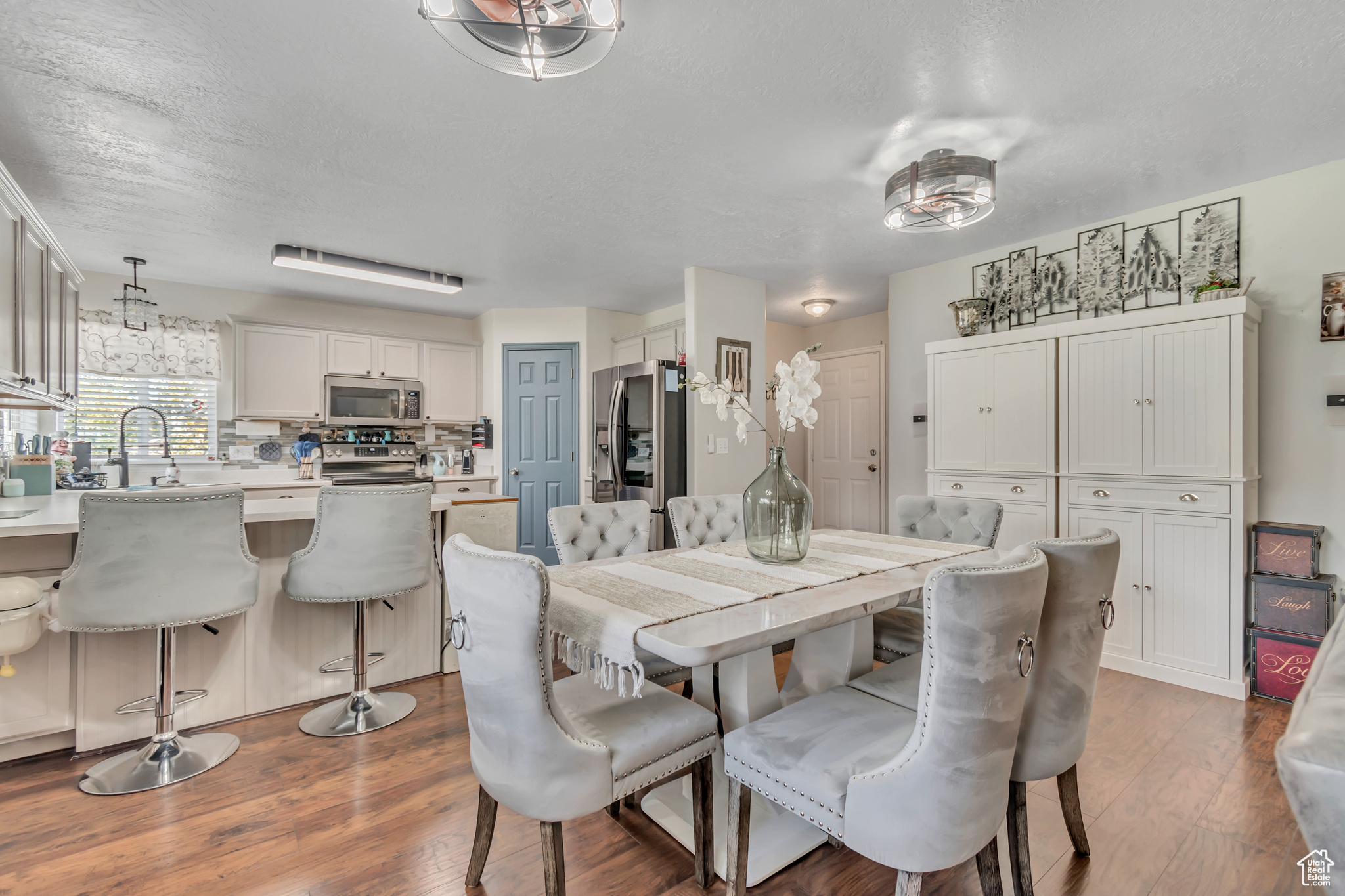 FOOTHILLS - Residential