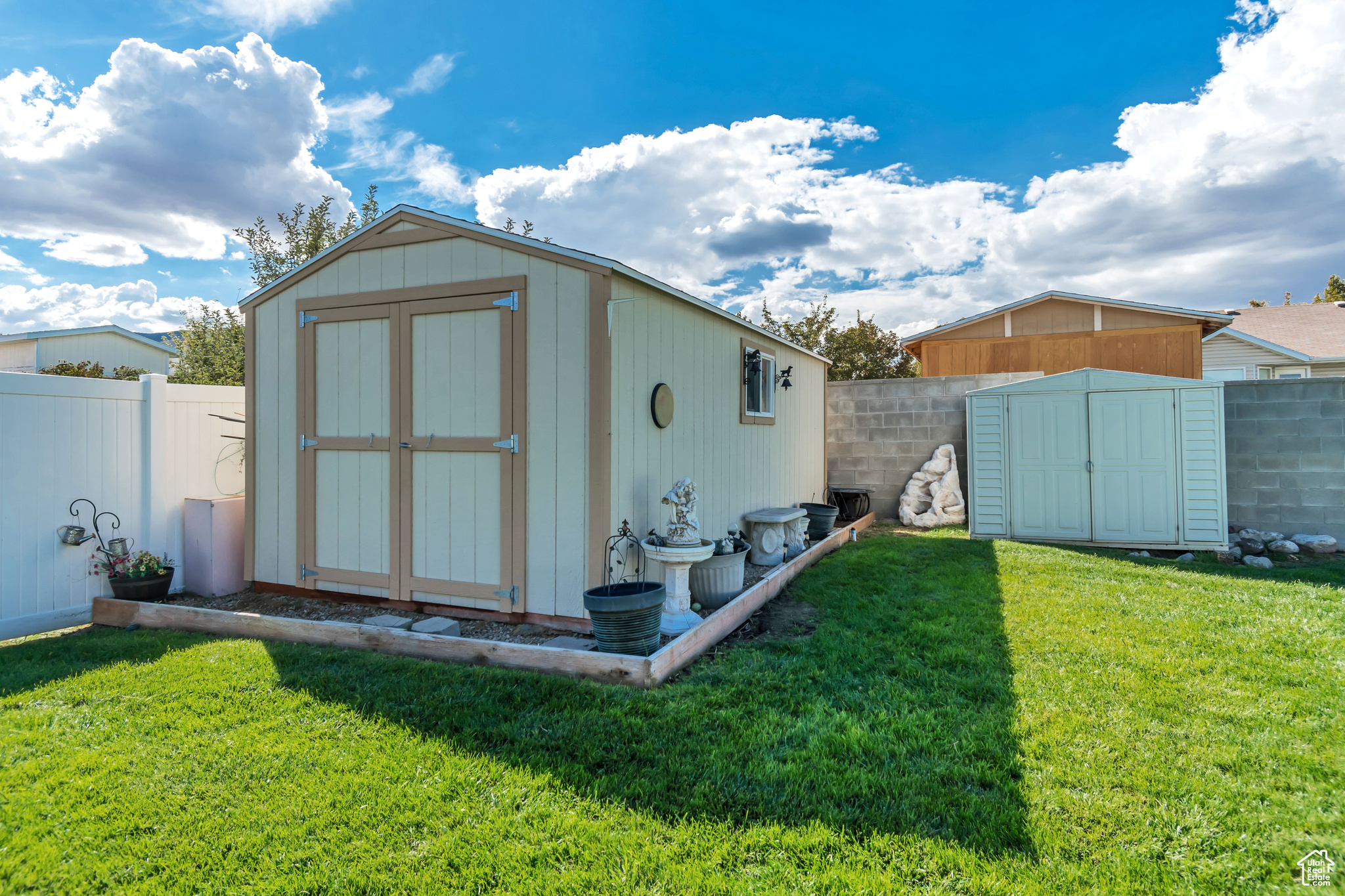 FOOTHILLS - Residential