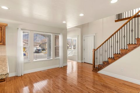Tiny photo for 706 S 600 E, Layton, UT 84041 (MLS # 2135474)