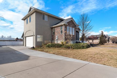 Tiny photo for 706 S 600 E, Layton, UT 84041 (MLS # 2135474)