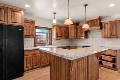 Tiny photo for 706 S 600 E, Layton, UT 84041 (MLS # 2135474)
