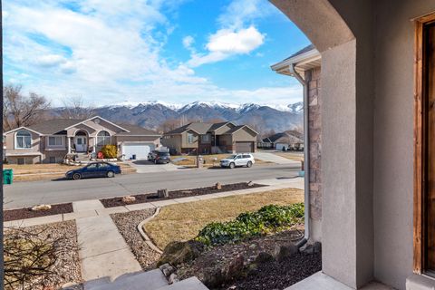 Tiny photo for 706 S 600 E, Layton, UT 84041 (MLS # 2135474)