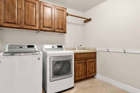 Tiny photo for 706 S 600 E, Layton, UT 84041 (MLS # 2135474)