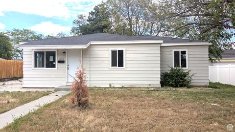 Photo of 4650 W MILDRED ST, Kearns, UT 84118 (MLS # 2087802)