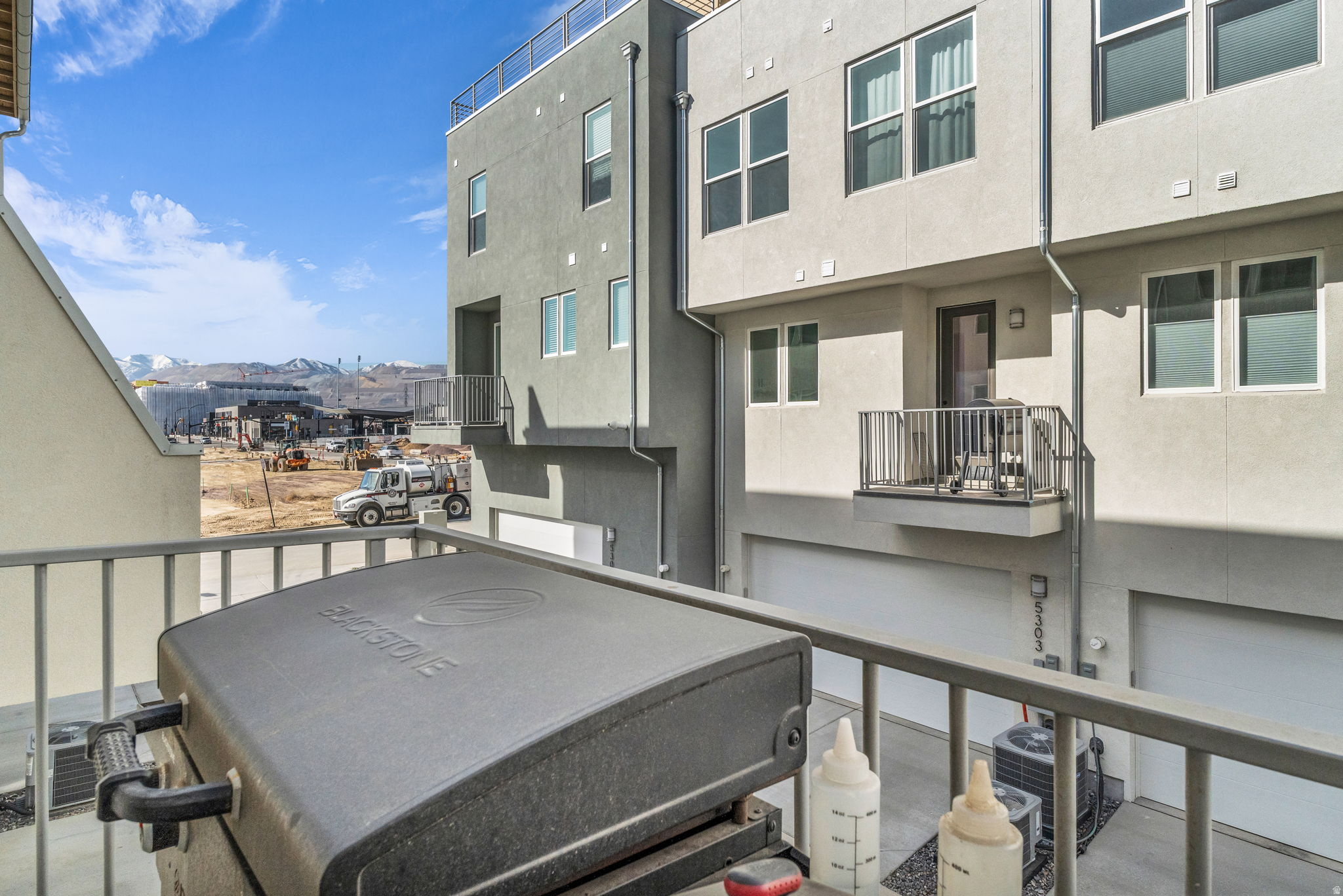 DAYBREAK - Residential