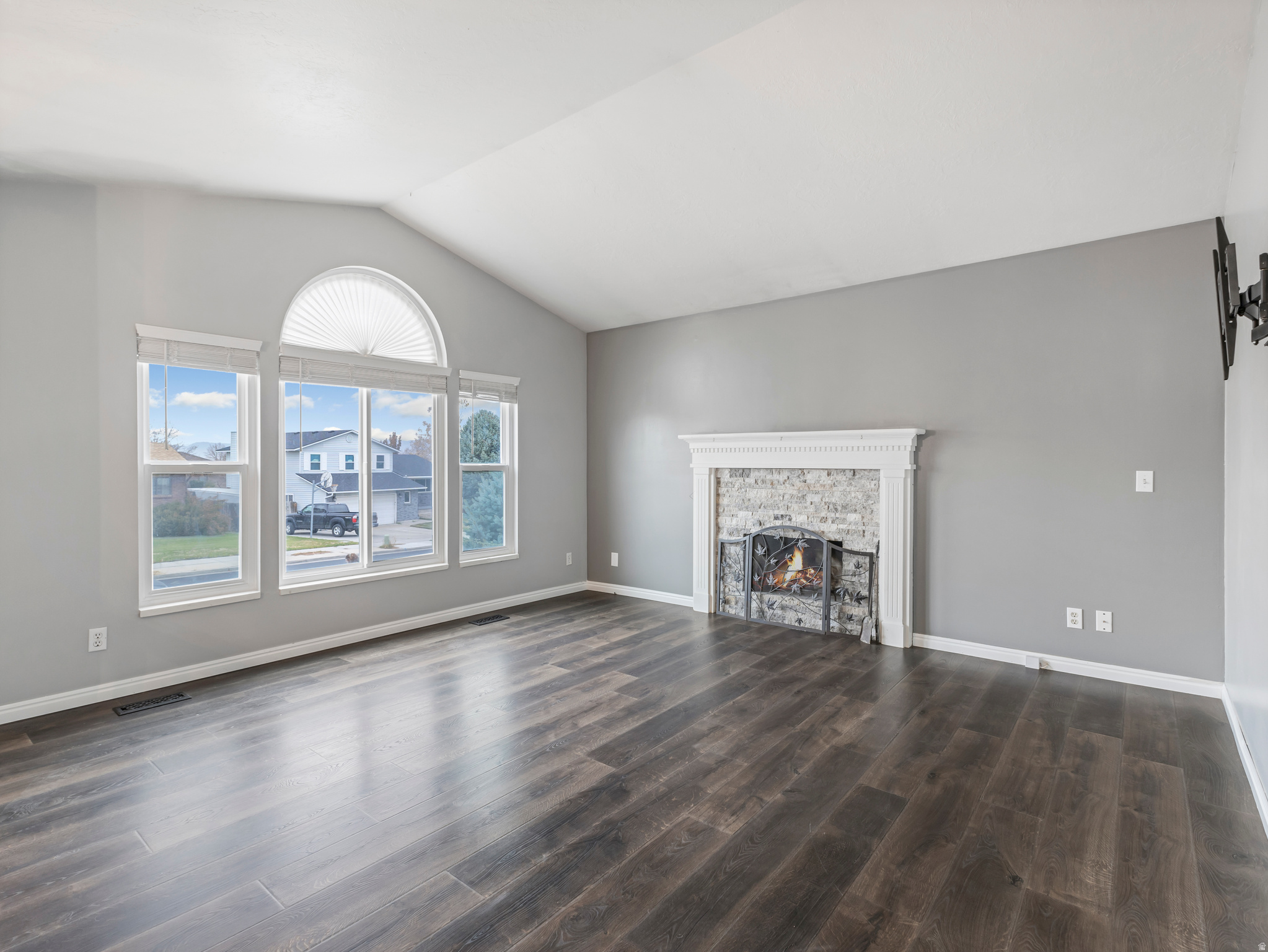 OQUIRHH SHADOWS - Residential