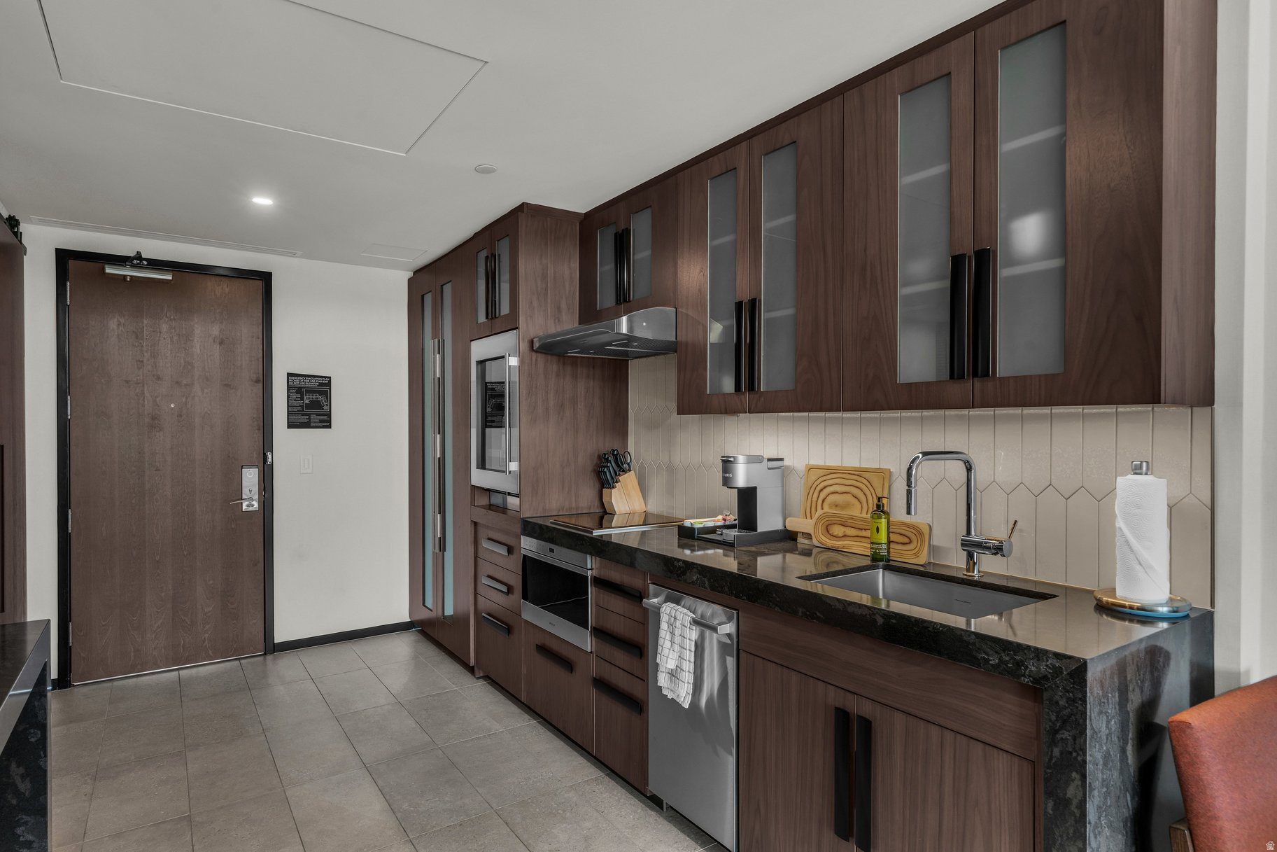 BLACK DESERT RESORT CENTER - Residential