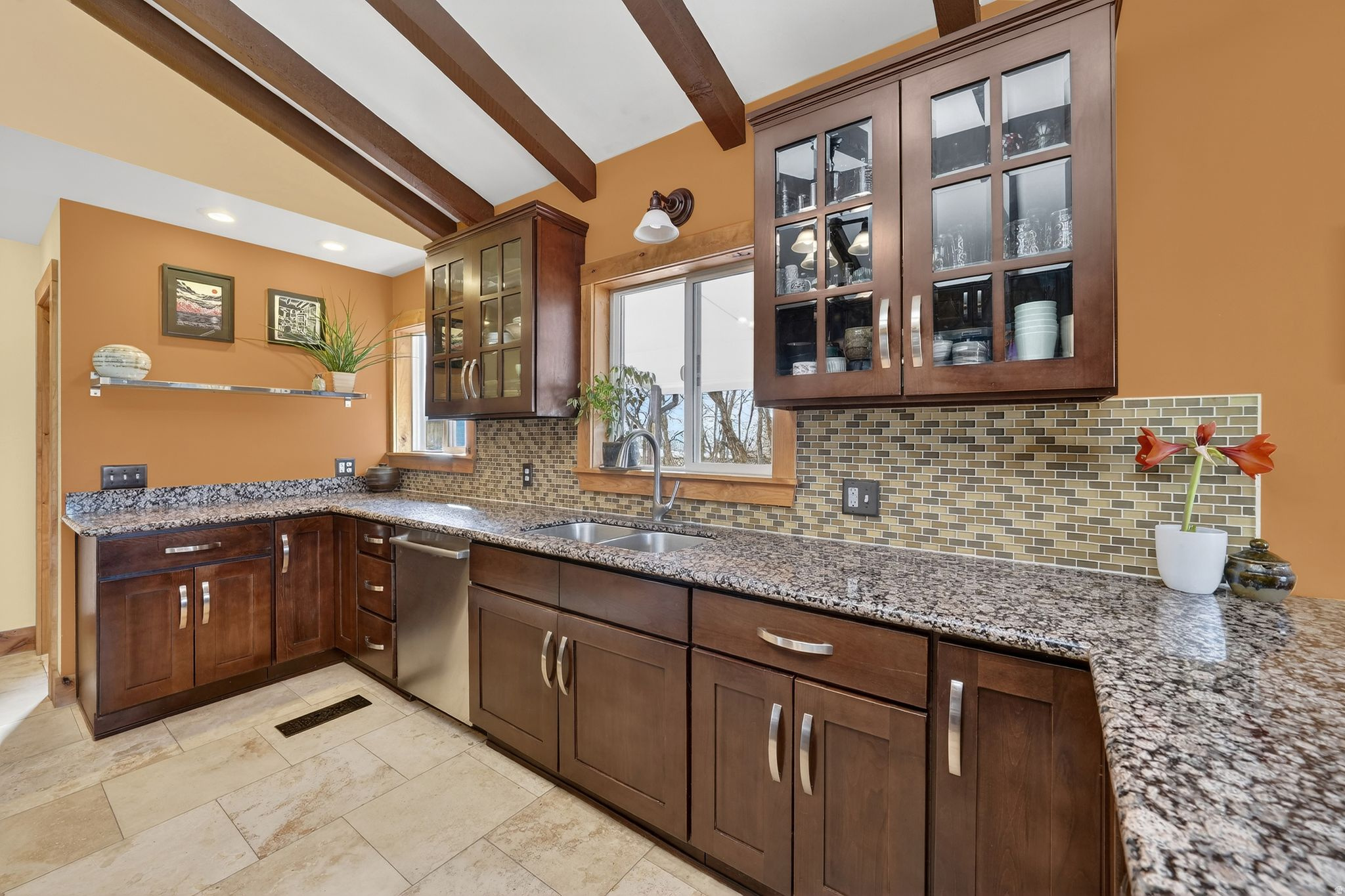 ROBIN MANOR - Residential