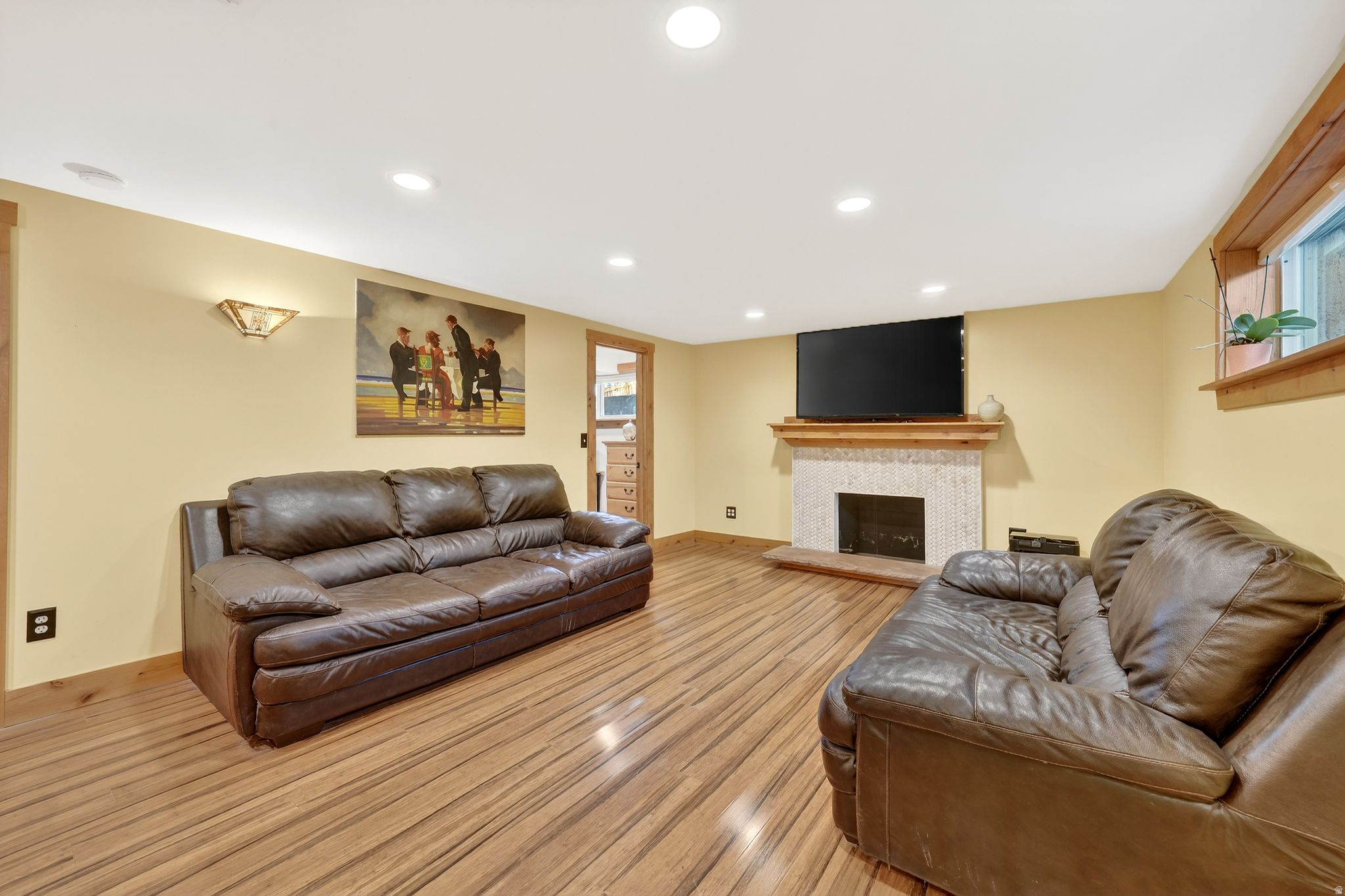 ROBIN MANOR - Residential