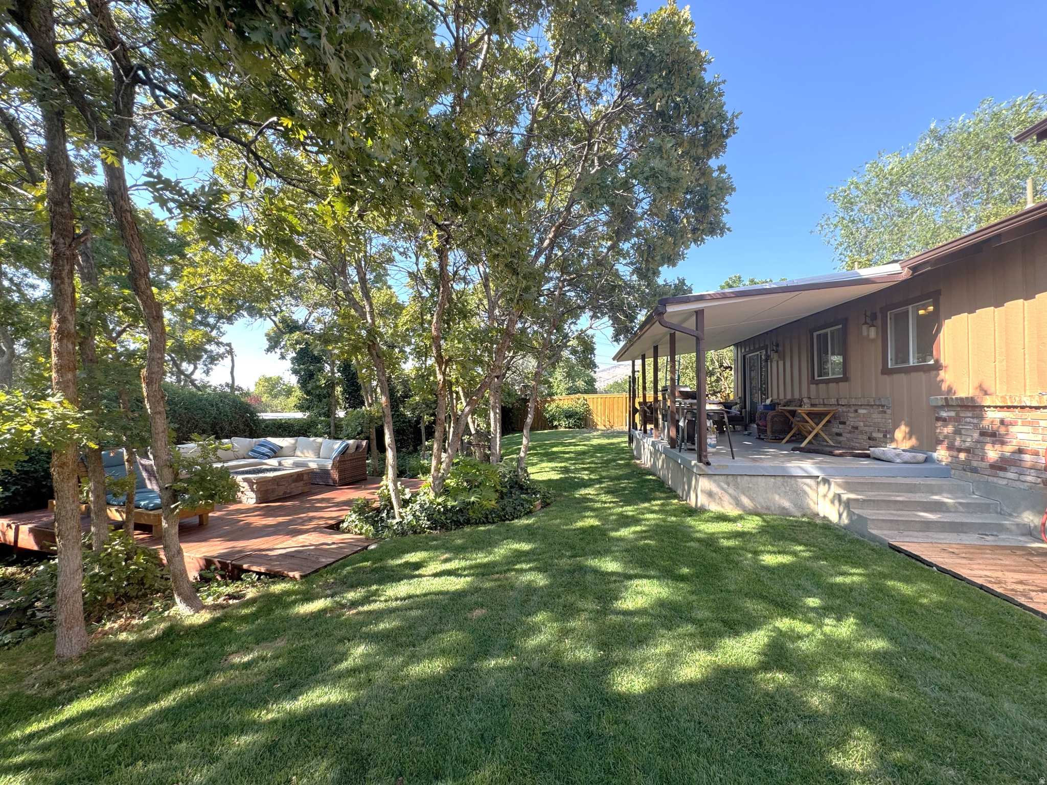 ROBIN MANOR - Residential