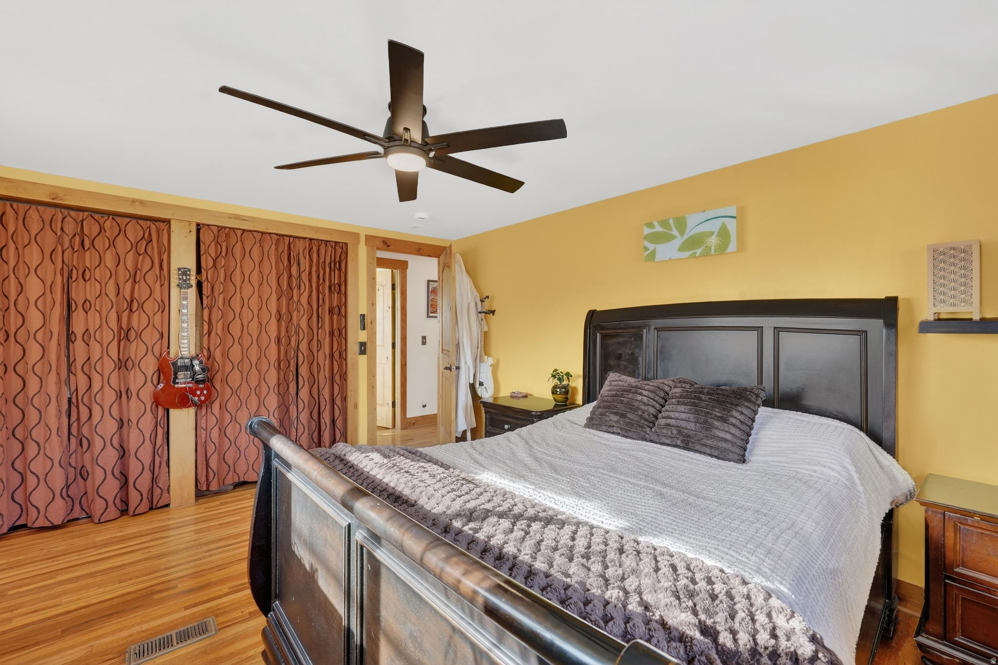 ROBIN MANOR - Residential