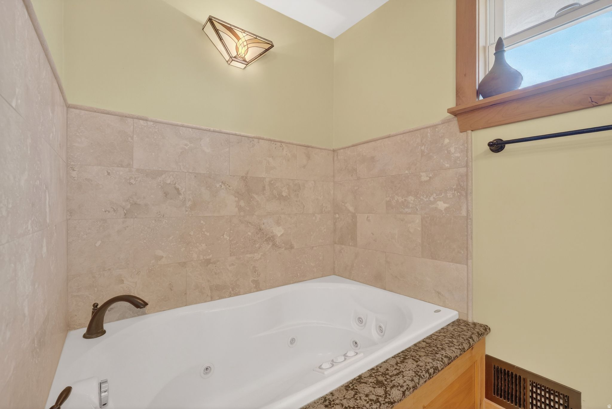 ROBIN MANOR - Residential